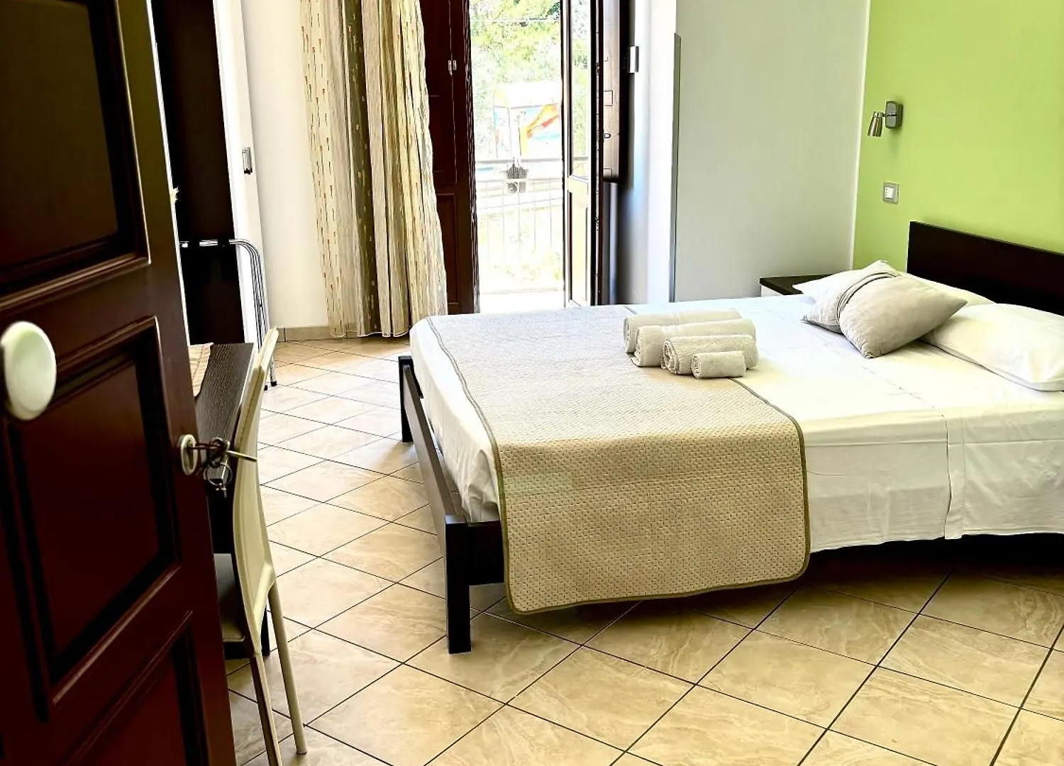 كاستيلوزو Bed And Breakfast Turi